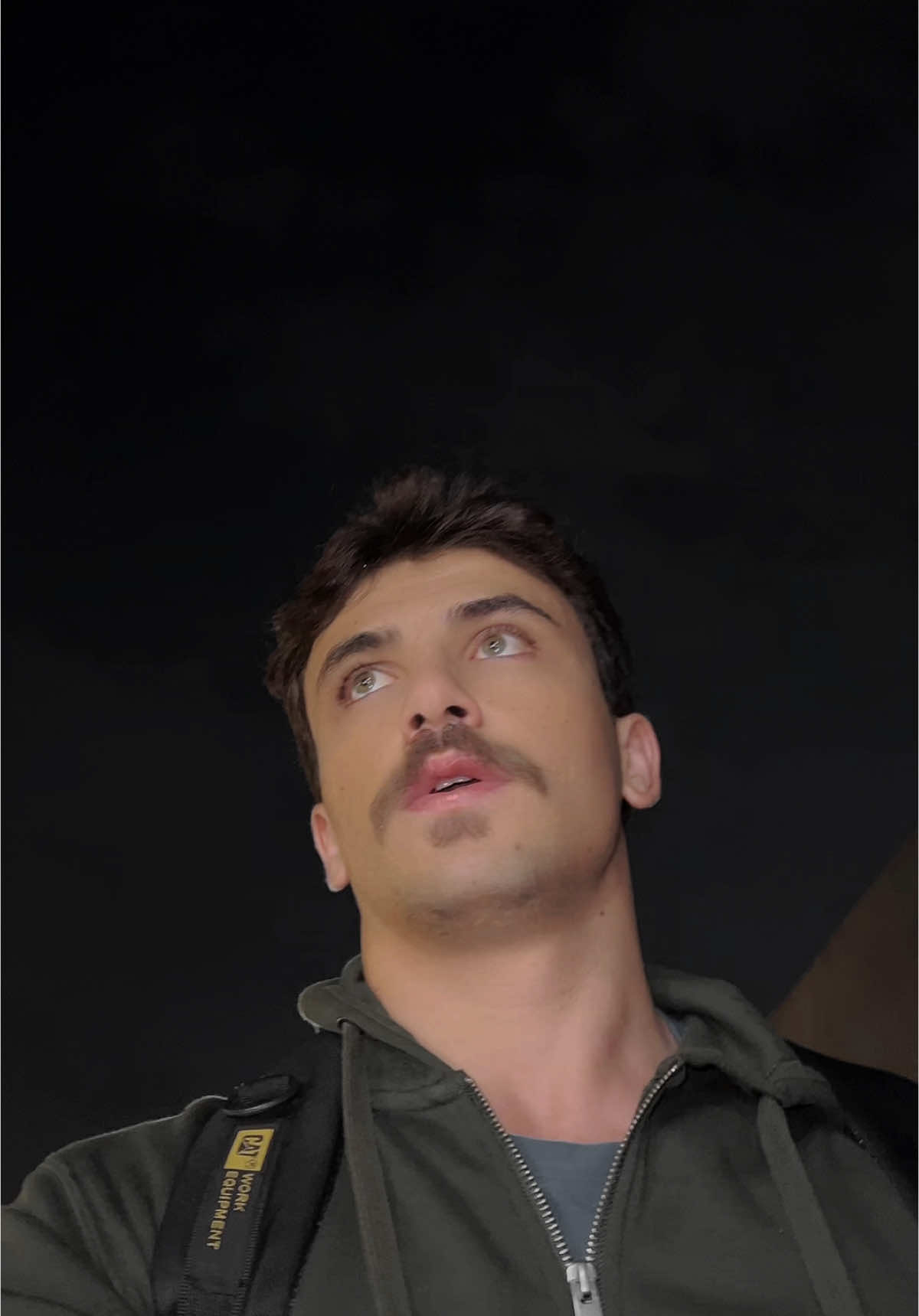 ضد التدخين اني 🚭#الشعب_الصيني_ماله_حل😂😂 #جيش_حسحس #مشاهير_تيك_توك #explore #بغداد_العراق #أكسبلور #شعر 