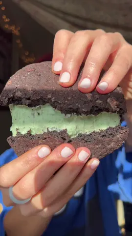 Reviewing this week’s crumbl cookies 🍪 🩷 ! @Crumbl Cookies review, November 18th (:  #crumblreview #crumblcookiesreview #crumbl #crumblreviews #crumblcookies #crumblcookiesoftheweek #cookiereview #crumblasmr #crumblcookiesoftheweek  #mintmallowsandwhich #crumblcookiesasmr  #mintcookie #crumbltiktok #crumblecookie #crumblreviewer #izzyeatsworld 