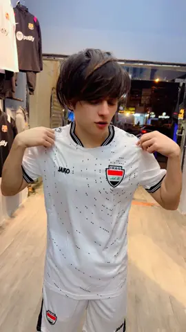 توفر دريس المنتخب الجديد 🔥❤️‍🔥 القطعة 15000 توصيل متوفر لكل محافضات العراق 07716891637 عنوان المحل الاعلام شارع البدالة مجاور اسواق الكفيل  #تجهيزات_رياضيه #المنتخب_العراقي 