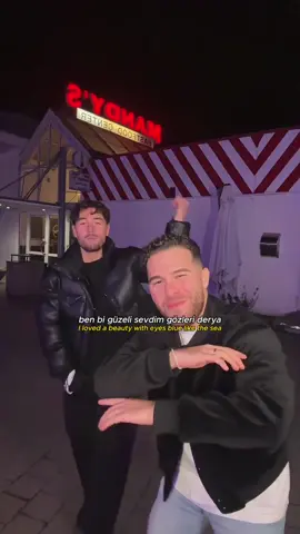 We are turning into a ‘manyak’ for this song.. 🤭🇹🇷🇦🇱🇽🇰 @Emil Rosé @Ardian Bujupi #emilrosé #ardianbujupi #turkiyem🇹🇷🇹🇷🇹🇷 #albanian #kosova🇽🇰 