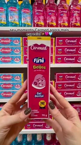 Carmed Fini agora é para a boca toda!🩷🩵 Seu momento Carmed vai ficar ainda mais divertido com Dentadura e Beijos nas versões enxaguante bucal e gel dental 🫧🦷🪥 #carmed #carmedfini #carmedgeldental #carmedenxaguantebucal #fini 