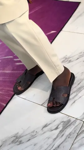 #ZafasCouture #prêtàporter New collection disponible à la boutique #wahsttap +22374590450 🛍️🛒64590450 @ZAFASBOUTIQUE1🛒🏬🛍️ #exigeonslaqualite #bamakomali🇲🇱00223e #cotedivoire🇨🇮225 #nigeriantiktok🇳🇬 #bourkina🇧🇫226 #chaussure #chapau 