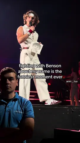 „anna?“ „Anne“ „no, thats what i said“ „no“ but he called me funny so thats okay i had to repost this parf because ive been laughing about it sm #bensonboone #düsseldorf #concert #drawing 