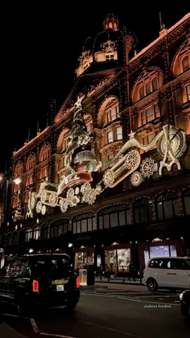 Harrods is celebrating the festive season with Loro Piana’s ‘Workshop of Wonders’ @Harrods @Loro Piana #harrods #loropiana #christmas #festive #knightsbridge #london #visitlondon #christmas2024 #thingstodoinlondon #fyp 