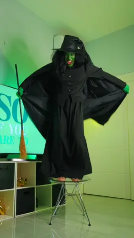 HAPPY WICKED WEEK 💚 @Wicked Movie @wickedthesoundtrack #wicked #defyinggravity #idinamenzel 