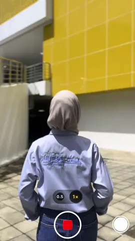 Siapa yg mauu ????  #keperawatan #keperawatan💊💉 #keperawatancheck #anakkeperawatan #keperawatancantik #kesehatan #workshirt #pdhkampus #pdh #pdhkeren #kuliah #kampus #outfitngampus #kece #workshirt #anozhe 