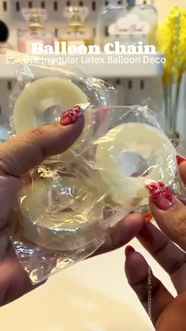 DIY irregular latex balloons chain for any celebration! Easy way to install your balloons for deco! ✨ #balloonschain #decoration #chain #partyessentials #fyp #mommygailᥫ᭡ #heyitsmemommygail 