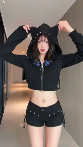 일본에선 처음 협찬받아봤는데 너무 신기한 옷이야 (● ˃̶͈̀ロ˂̶͈́)੭ꠥ⁾⁾  #04 #05 #06 #일본 #후드집업 #추천 #고양이 