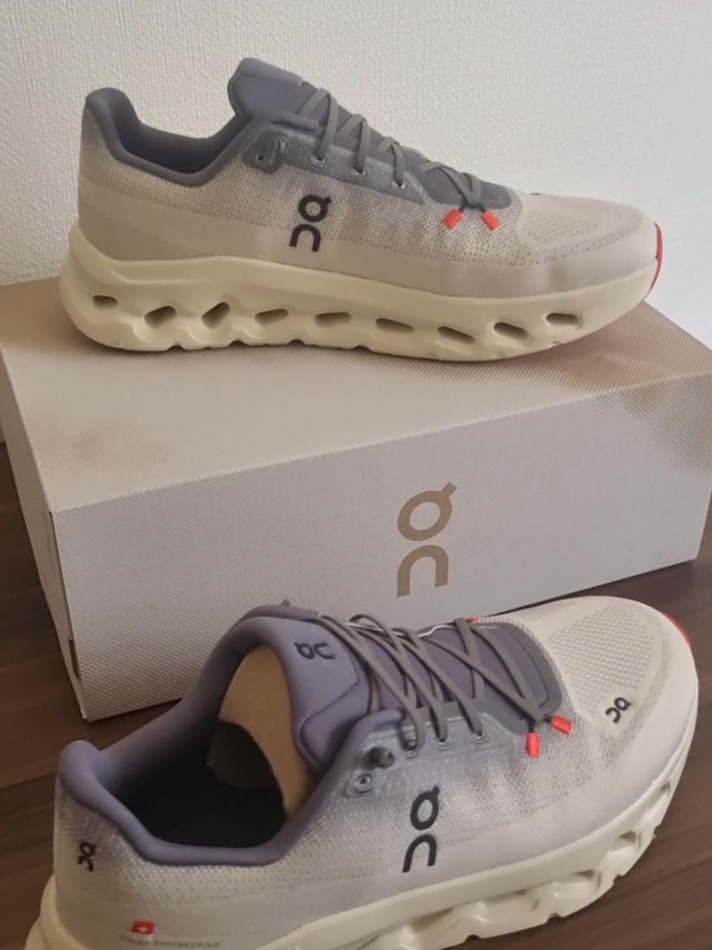 first time unboxing on running shoes and its really great #on #onrunning #cloudtilt #fyp #foryoupage #rocksand #indonesia🇮🇩 