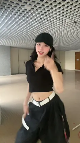 Daddy cool 😂 Dc: @🤙🏻Alo Duy đây  #xuhuongtiktok #xuhuong #trending #trend #foryoupage #foryou #nhay #dance #daddycool 