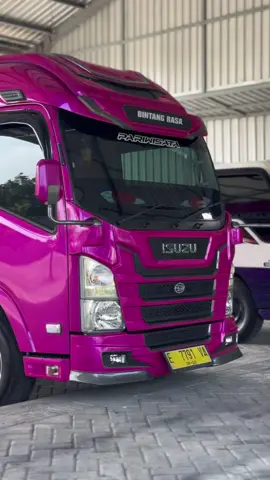 0km Karoseri Hartono Putra Full spek by PHD TRANS siap kirim ke customer 🙌🏾 #fyp #bispariwisata #isuzuelf #elfmaniacintaindonesia #isuzueuro4 #hartonoputrakaroseri #phdtrans #phdtransnganjuk 