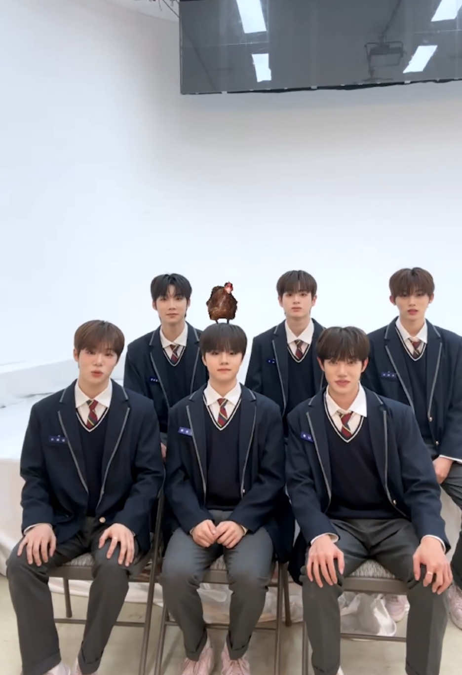 레츠꼬꼬 🐔 #더윈드 #THEWIND #The_Wind #김희수 #타나톤 #최한빈 #박하유찬 #안찬원 #장현준
