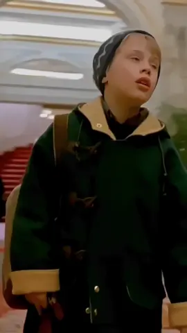 Donald Trump plays a gentleman in the movie Home Alone 2#barrontrump #barron #donaldtrump #trump