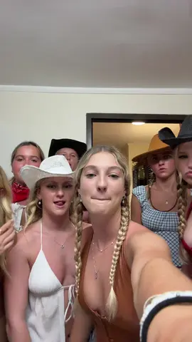 yee haw #schoolies #grad #fiji #cowboy #westerndisco @UNLEASHEDGRADTRIPS 