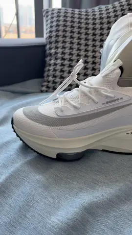 #ทริปนี้ที่รอคอย #คนไทยรู้ทันยิว #พิกัดลับกรุงเทพ #รองเท้าผ้าใบผู้ชายเท่ๆเท้าอูม #เด็กผู้หญิงเบอร์33 #ระบายอากาศได้ดีและแห้งเร็ว #ระบายอากาศได้ดี #รองเท้าผ้าใบผู้ชาย 