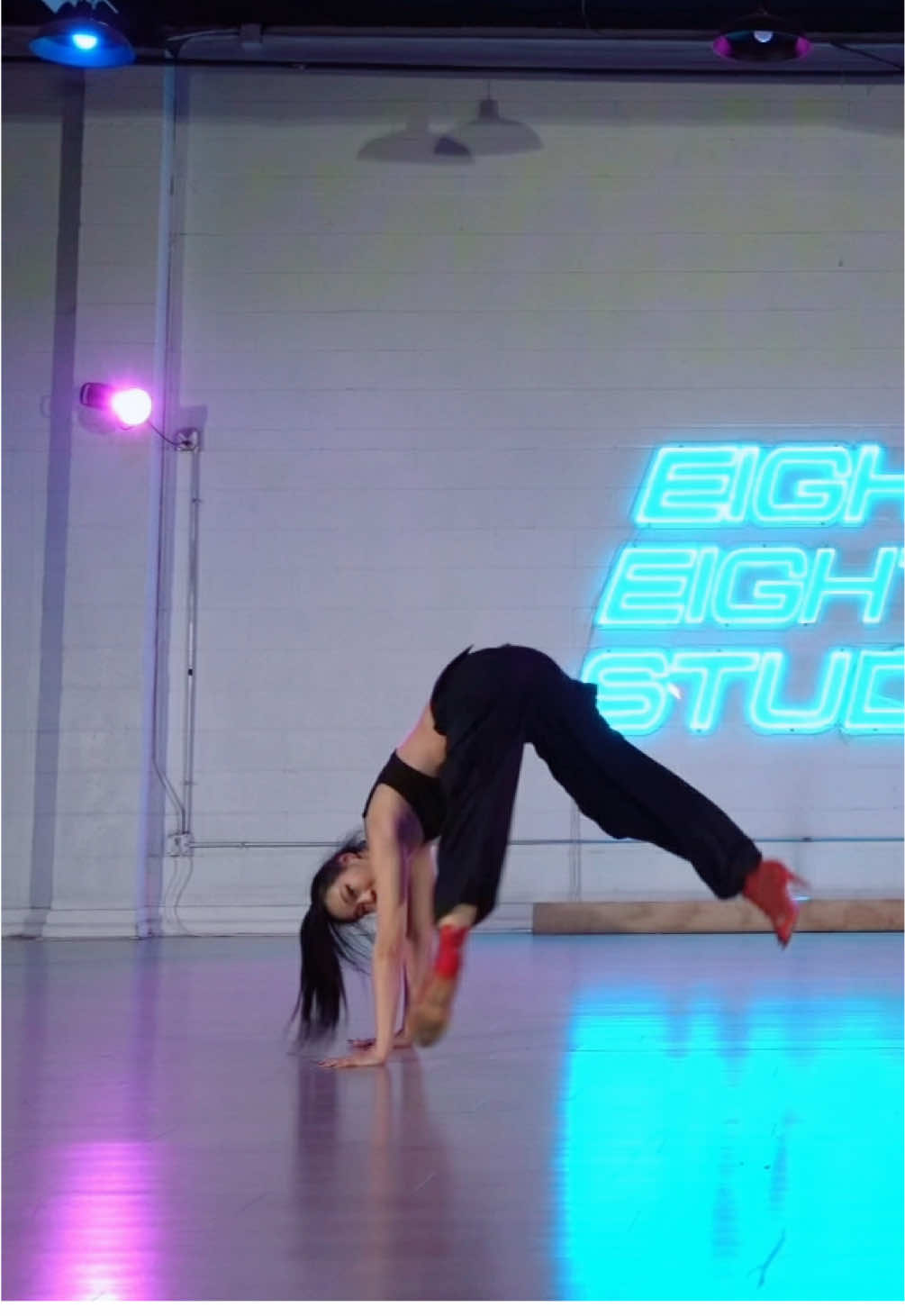 Advanced heels class with @sky @Eighty Eight Studios 💜 T.L.C. by @zaefrance #dance #danceclass #heelsdance #heelsclass #heels #dancer #dancestudent #tenderlovingcare 