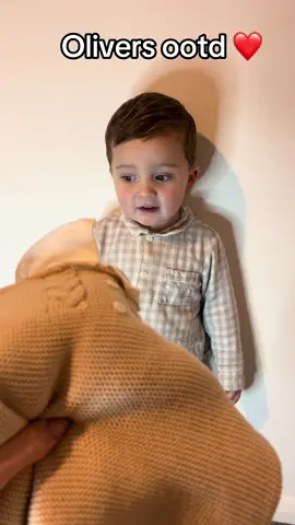 Olivers ootd ❤️ #oliversootd #babyoliver #OOTD #grem #traditionalbabyclothes #victorianbabyclothes #spanishboysclothes #trendingaudio #fyp 