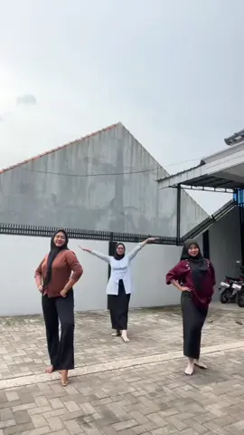 Dc baru kita nih gas join, RAMAIKAN!!! 🔥🔥@Dheaaa @yanaaja lagunya candu @EDB Pro Channel #tarijaipong #kreasi #jaipong #fyp #seliyamarsella #koplo #koplotiktok 