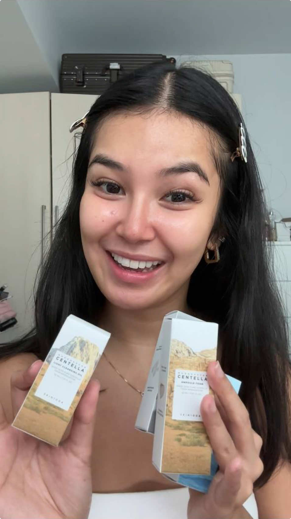 Skin prep with me! <3 @skin1004philippines  Get your #SKIN1004 daily essentials kit this #TikTokSuperBrandDay and enjoy up to 95% off, vouchers up to ₱1004, and P1SO deals and freebies from Nov 20-25! :) Come join to #GlowWithSKIN1004 🌞