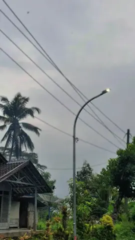 Rehat sejenak #engekel #truk  #fyp #viral 