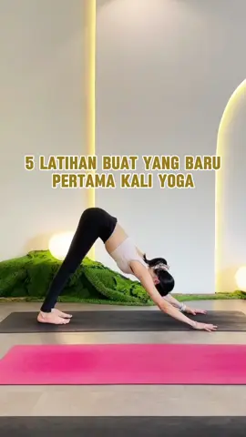 5 POSE YOGA buat yang baru mulai yoga💕 Yuk lancarin dulu pose dasar ini ya & jangan lupa rajin latihan biar badan makin kerasa enak juga! SAVE video ini & FOLLOW for more ya!🥳 #yoga #yogabandung #kelasyoga #yogatips #yogaonline #yogastudio #yogapose #yogapemula 
