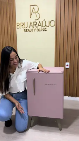 MEU FRIGOBAR ROSA 🩷 Sonho em construção… comemorando cada conquista! 😍 #brastemp #sonhorealizado #studio #beleza #frigobar #empreendedorismofeminino #viral_video #unboxingvideo 