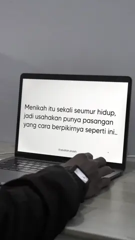 Ternyata, marahnya perempuan adalah sebuah ungkapan hati yang ingin disampaikan. Dia hanya butuh didengarkan, bukan malah didiamkan, apalagi ditinggal pergi bahkan jangan sampai memarahinya balik.