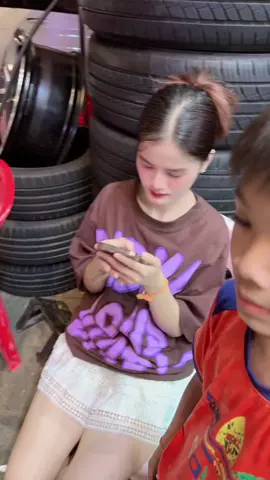 ហើយៗស្លាញ់ខ្លាំងៗ🥳🖤 #ឈុតលេផ្កាចែឈីងលេសេរ៉ូមស្ប៉ា🌸  @JChingCEOសំឡីផ្កា🌸 