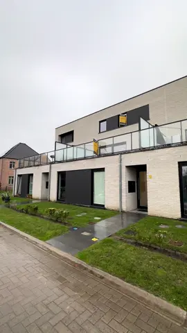 ‼️TE HUUR ‼️ 📍 De Kiekeboeslaan, 9140 Temse #duplex #tehuur #forrent #belgium #temse #vastgoed #belgie #woonhoekvastgoed #trendy #Home #realestate #hometour #modern #immobilier #appartement #nieuwbouw 