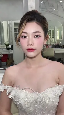 tone make tiệc sang chảnh hết nấc đây ạ  #makeup #makeuplook #makeuptutorial #makeupvinhyen #makeupvinhphuc #makeupcodau #makeupartist #makeuptiec #makeupkyyeu #xuhuong #trending 