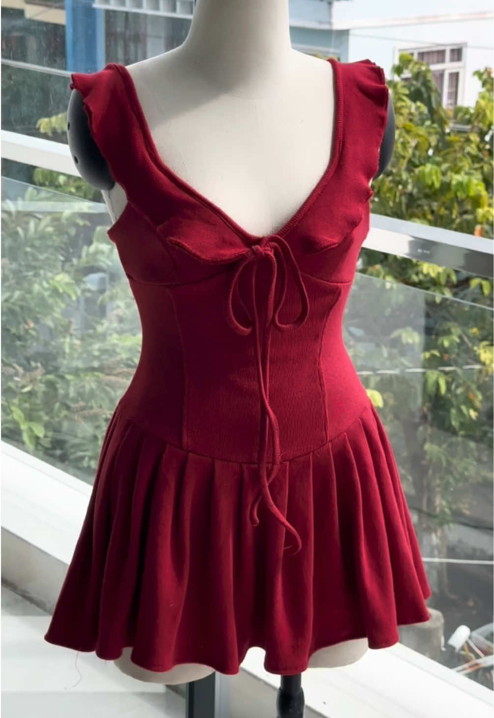 Kim chi đỏ auuuu #tiemcuamay #damnoel #outfitgiangsinh 