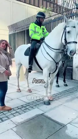 Real Aura #respectwomen #Aura #respectmoments #respect👑 #emotionalintelligence #suprise #actsofkindness #auramoments 