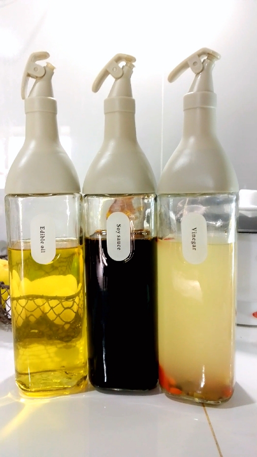 BUY 1 TAKE 1 Glass oil Pot Leak-Proof seasoning oil bottle Soy Sauce Vinegar Sesame Oil Dispenser Cooking Bottle #Oilbottle #soysaucebottle #vinegarbottle #aesthetic #tiktokfinds #yourpage 