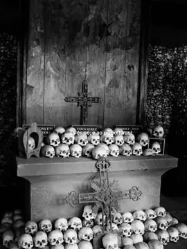 Lembra-te que es pó! #mementomori #catholicism #fy #monks #fyp #jesuschrist #tuespo #momentomori #saofrancisco 