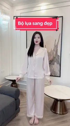 Bộ lụa mềm mịn. Thiết kế cổ phối ren sang trọng #champhanreview #champhan #châmphan #review #dobo #dolua #bolua #doboxinh #pijama #dobomacnha #thoitrangmacnha #thoitrang #thoitrangnu #doluaxinh 