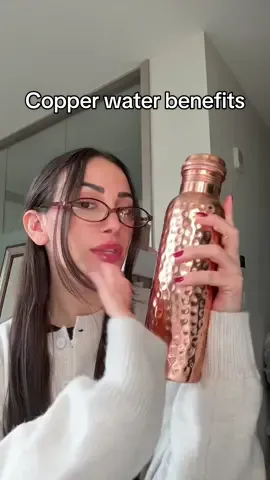 If you’re not drinking water out of a copper bottle, here’s why you might want to start: •Clearer, healthier skin: Copper’s antimicrobial properties help reduce acne and breakouts, while its ability to fight free radicals & boost collagen and elastin supports anti-aging by reducing fine lines, wrinkles, and dullness. •Stronger, shinier hair: Copper helps with melanin production, which can delay premature graying. It also strengthens hair strands, reduces thinning, and supports regrowth, making your hair fuller and more vibrant.  •Improved gut health: Copper has natural detoxifying properties that support digestion and reduce bloating. •Weight loss support: By improving your metabolism, copper can help your body process food more efficiently. •Boosted immunity: Copper is packed with antioxidants that combat free radicals and help keep you feeling your best. •Better hydration: Water stored in copper bottles is naturally alkaline, which supports better hydration and balances your body’s pH.