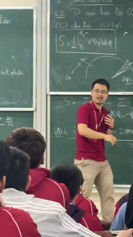 trung bình 1 buổi học của sinh viên bách khoa #hust #ltanh12