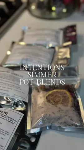 Simmer pot blends make your home smell amazing!  And they make a great gift this season.  #simmer #simmerpot #simmerpotrecipes #simmerpotseason #homefragrance #seasonalessentials #holidayscents #christmasscents #winterscents #giftideas #giftsforher #giftsforhim #tiktokshopblackfriday #tiktokshopholidayhaul #tiktokshopcybermonday #toptiernovember #ttstakeover 