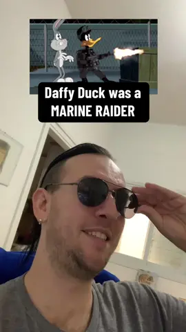 Daffy Duck does indeed got that Dog in him #fyp #usa #usa🇺🇸 #usa_tiktok #looneytunes #looneytoons #looneytunescartoons #daffyduck #BugsBunny #bugsbunnyy #darkhumour #marines #ww2history  #ww2 #ww2memes  #marinecorps #usmilitary #military #funfact #lore #funnytiktok #jokes #fakesituation 