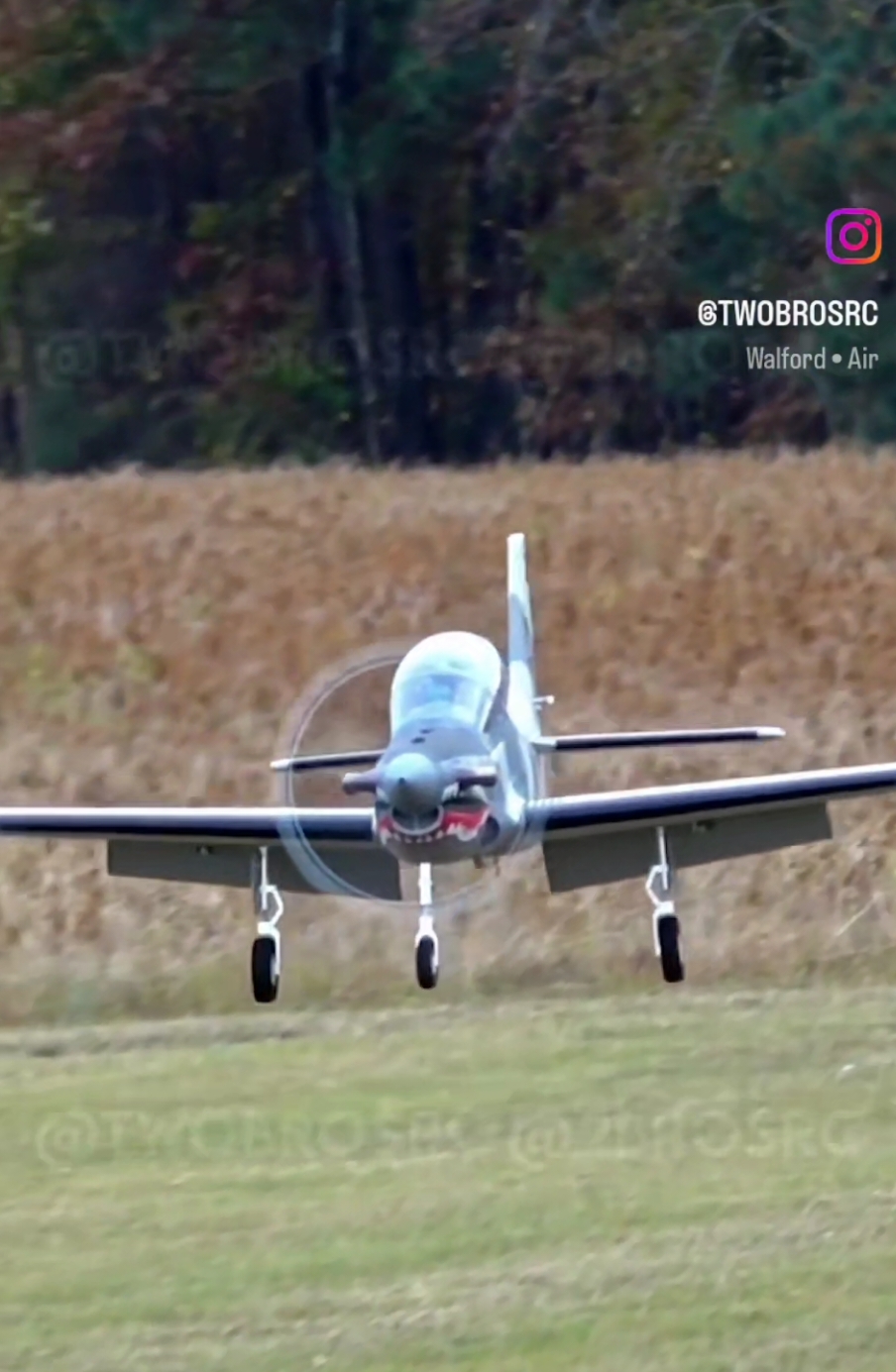 The Super Tucano from @HobbyKingOfficial's Avios lineup has to be one of the best flying props we've had a chance to pilot so far. #aviation #rc #rcplane #emb314 #supertucano #turboprop #radiocontrol #avios