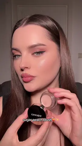 Sugar peach blush @비디비치 VIDIVICI Soft creamy texture, weightless as your own skin🧡 . . . #blushhack #creammakeup #glowskin 