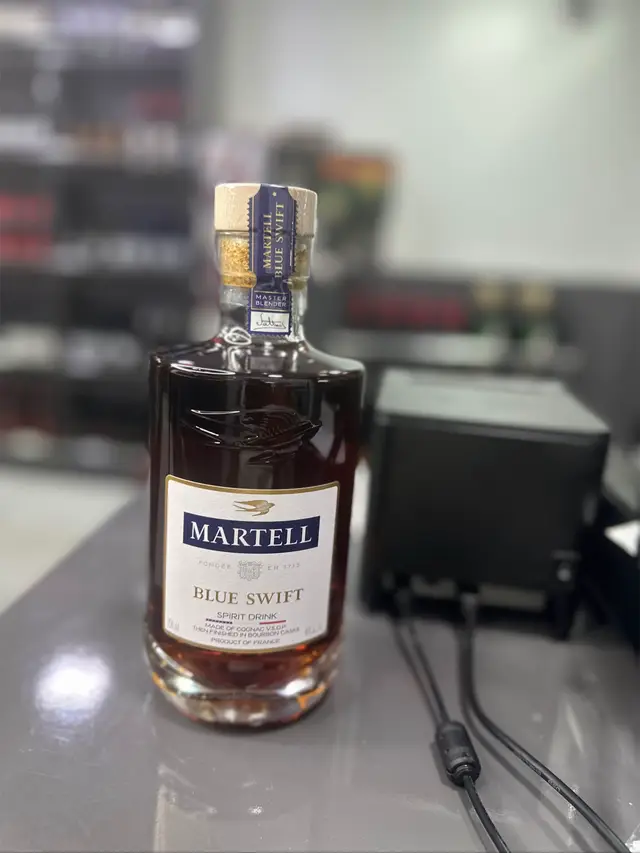 Martel Blue swift have a sensation of fullness and generosity with notes of ginger and candied fruit, followed by distinctive hints of toasted oak from the bourbon casks. Legal Disclaimer: No copyright infringement intended. We have no right to all dis product, we only use their pictures for descriptive purposes.  All rights & credits are reserved to the rightful owners.  All products available.  Sip, Smile, Repeat.  . . . . . #lekkiliquorstore #lekkibusiness #lekkibillioniare #lekkibigboys #lekkiajahikoyi #sangotedo #whisky #whiskygram #whiskylove 