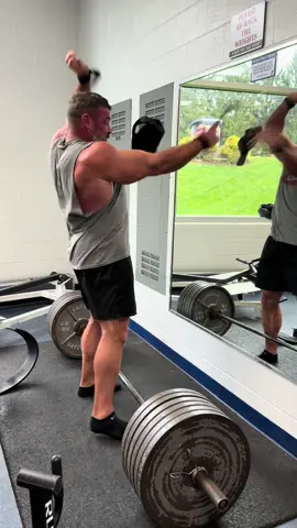 Old man check… six plates… it’s been a minute… let’s go… 💪🏻😎 #powerlifting #bodybuilder #bodybuilding #fyp #foryoupage #deadlift #strong #fitnessmotivation #healthylifestyle 