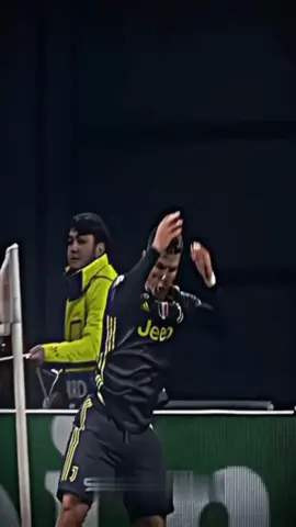 #آلَشُعٌبً_آلَصّيَنِيَ_مًآ_حل😂 #كرستيانو_رونالدو🇵🇹 #CapCut #fyp #الريتش_في_زمه_الله💔😣 #احمس