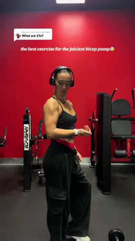 Replying to @Yasmine one of my staple bicep exercises 🤌🏻 #biceps #bicepsworkout #bicepworkout #GymTok #fyp 