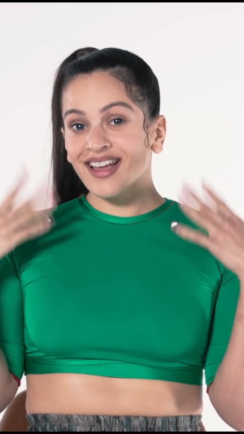 50% angel, 50% diabla, 100% me😂💚 @La Rosalia  #rosalia #larosalia #artist #singer #motomami #motomamitour #motomamiworldtour #rosaliamotomami #holamotomami #foryou #foryoupage #fyp #parati #barcelona #spain #españa #catalonia #catalunya 