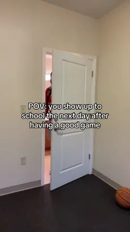 Be feelin like a celebrity no cap😂 #fyp #foryou #viral #basketball #athlete #hooper #sportstiktok #athletesoftiktok #basketballtiktok #LucBaguma 