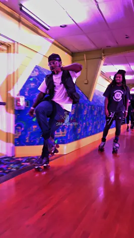 #rollerskating #jbskating #foryoupage #rollerskatingfun #foryoupage #shuffleskating #jamskating 