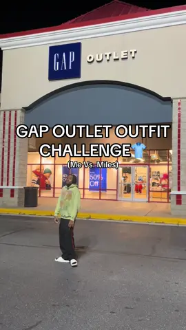 @gap OUTLET OUTFIT CHALLENGE w/@Cashjunkiemiles 👕😂😂😂 #fyp #fypviral #fashiontiktok #fashion #gap #gapfactory #gapoutlet #outfitchallenge #StreetFashion #fashionfinds #streetwear 