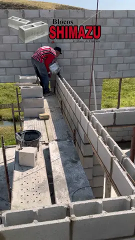 Boa Noite! 🏡🚧 Obra: Rancho 🏡 Alvenaria: Estrutural 🧱📐 Mão de obra: @ernandessantosdas 👷🏻‍♂️ “O MAIS BARATO NÃO É O QUE CUSTA MENOS, E SIM O QUE TEM O MELHOR CUSTO BENEFÍCIO “ - -Blocos Shimazu - - ☑️Maior velocidade na execução. ☑️Economia em argamassa. ☑️Maior resistência.  ☑️Economia de mão de obra. ☑️Obra limpa. ☑️Economia em acabamento. ☑️Dispensa o uso de fôrmas. ☑️Redução no uso de aço. ☑️Gera economia no custo final. ☎️(12)3151-1558  📱(12)99633-0365 🖥www.blocosshimazu.com.br #blocosshimazu#construção #blocodeconcreto #pedreiro #decor #obra #rustico 